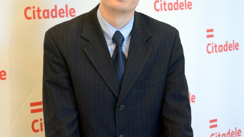 Sustento sadarbībā ar Citadele projekta "Atver durvis" līguma parakstīšana