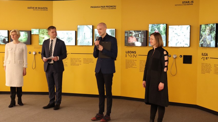 Multimediālās izstādes "Neredzamās dzīves" atklāšana